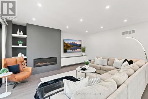 1181 Ogden Avenue, Mississauga, ON - Indoor Photo Showing Living Room With Fireplace
