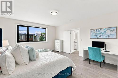1181 Ogden Avenue, Mississauga, ON - Indoor Photo Showing Bedroom