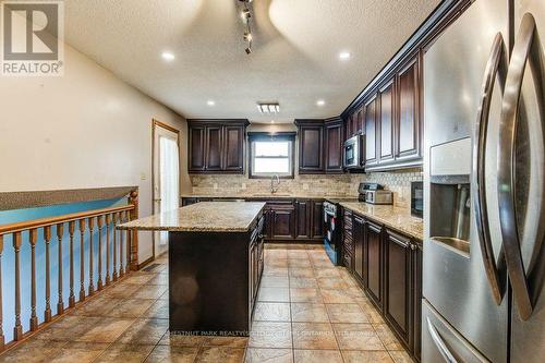3 Cora Drive, Kitchener, ON - Indoor Photo Showing Kitchen With Double Sink With Upgraded Kitchen