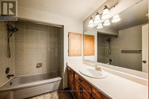 3 Cora Drive, Kitchener, ON - Indoor Photo Showing Bathroom