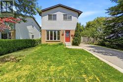 23 HEATHERDALE PLACE  Hamilton, ON L9C 6K7