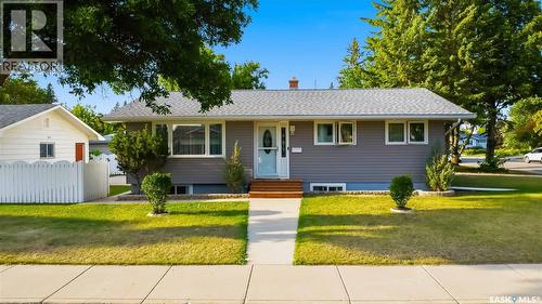 192 Salisbury Drive, Saskatoon, SK - Outdoor With Facade
