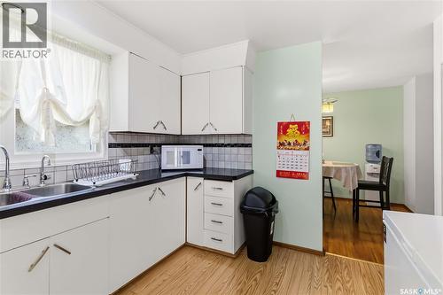 192 Salisbury Drive, Saskatoon, SK - Indoor Photo Showing Kitchen With Double Sink
