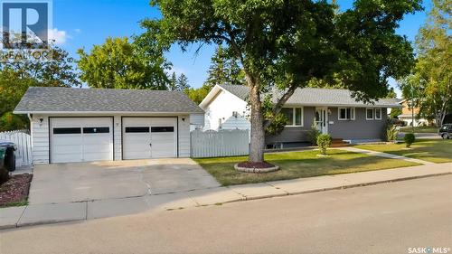 192 Salisbury Drive, Saskatoon, SK - Outdoor With Facade