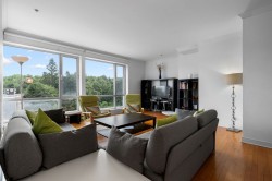 401-4410 Ch. de la Côte-des-Neiges Westmount, QC H3V 1E6
