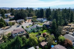 1189 Highrock Pl Esquimalt, BC V9A 4W1