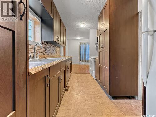 112 Main Street, Harris, SK 