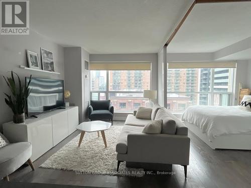 920 - 230 KING STREET E , Toronto, Ontario M5A 1K1 3