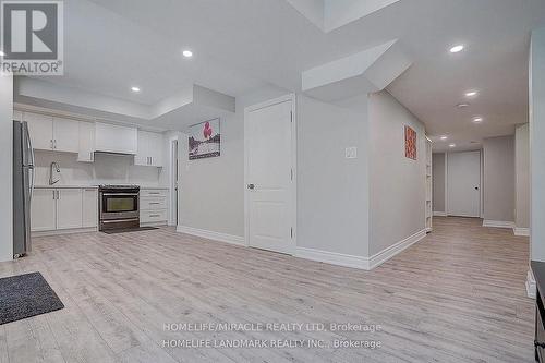 28 HUNWICKS CRESCENT , Ajax, Ontario L1Z 0E4 2