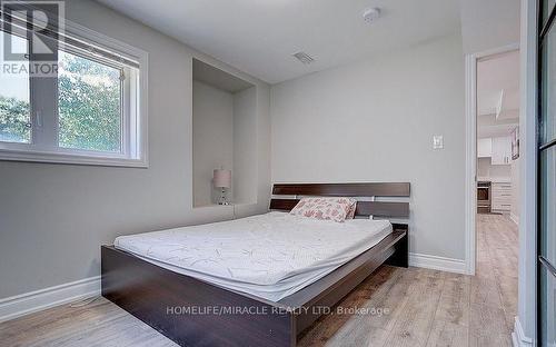 28 HUNWICKS CRESCENT , Ajax, Ontario L1Z 0E4 4