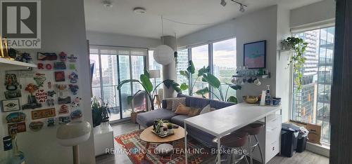 2210 - 77 SHUTER STREET , Toronto, Ontario M5B 0B8 3
