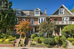 4 DINGWALL AVENUE  Toronto, ON M4K 1H1