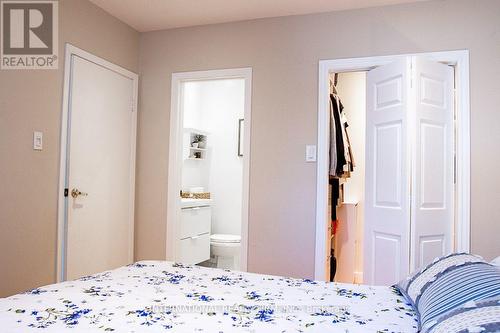 UPPER - 77 ELISE TERRACE , Toronto, Ontario M2R 2W9 4