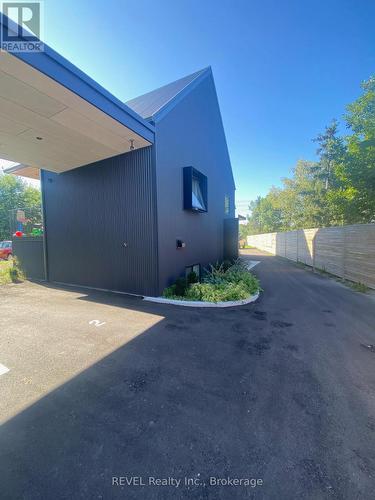 UNIT 2 - 5361 VALLEY WAY , Niagara Falls (Cherrywood), Ontario L2E 1X5 2