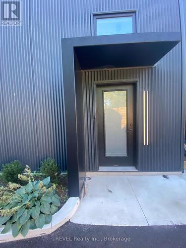 UNIT 2 - 5361 VALLEY WAY , Niagara Falls (Cherrywood), Ontario L2E 1X5 5