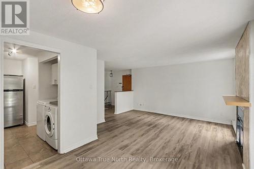 3 - 4 SWEETBRIAR CIRCLE , Ottawa, Ontario K2J 2K4 4