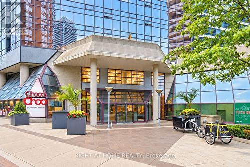 402 - 1001 BAY STREET , Toronto, Ontario M5S 3A6 3