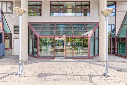 402 - 1001 BAY STREET , Toronto, Ontario M5S 3A6 4