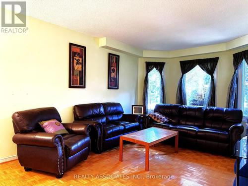 46 LAGANI AVENUE , Richmond Hill, Ontario L4B 3C7 3