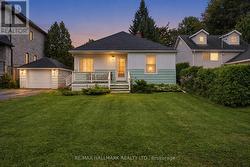 7 GEORGE STREET Richmond Hill, ON L4E 2T4