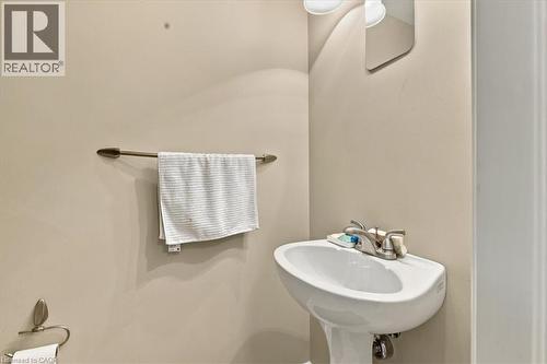 327 Highland Road E, Kitchener, ON 