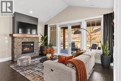 4000 Redstone Crescent Unit# 221 Peachland, BC V0H 1X5