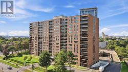 1103 - 4 LISA ST. STREET Brampton, ON L6T 4B6