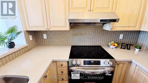 PH 5 - 39 ONEIDA CRESCENT , Richmond Hill, Ontario L4B 4T9 4