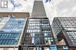 701 - 284 KING STREET E Toronto, ON M5A 1K4