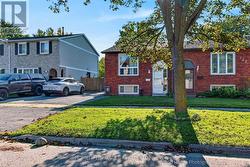 130 LONDONDERRY STREET Oshawa, ON L1J 6Z3