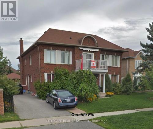 3 LEAH CRESCENT  Ajax, ON L1T 3J3