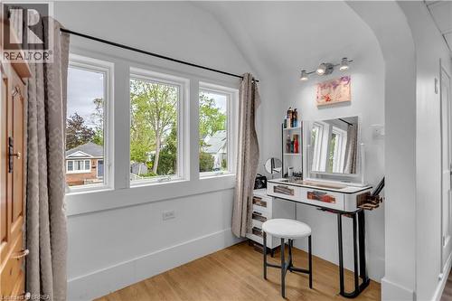 9 Aylmer Street, Brantford, ON 