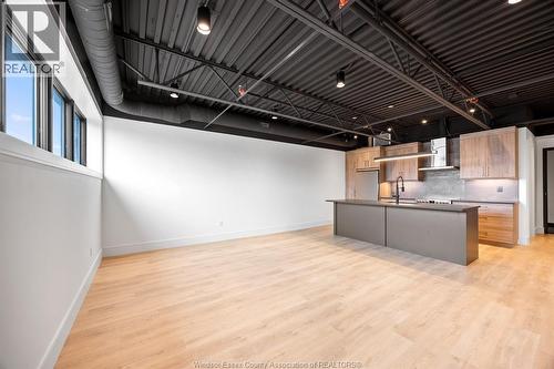 3850 DOUGALL Unit# 207 , Windsor, Ontario N9G 1X2 2