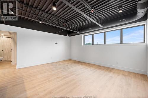 3850 DOUGALL Unit# 207 , Windsor, Ontario N9G 1X2 5