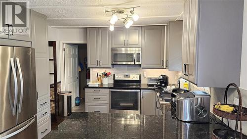 8468 Defore DRIVE , Grand Bend, Ontario N0M 1T0 3