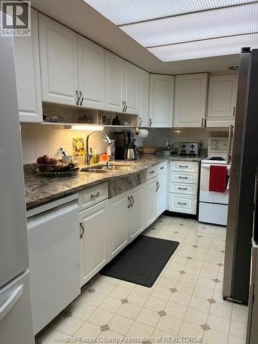 5125 RIVERSIDE DRIVE East Unit# 902 , Windsor, Ontario N8S 4L8 5