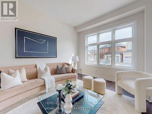 25 JOINER CIRCLE , Whitchurch-Stouffville, Ontario L4A 4W9 4