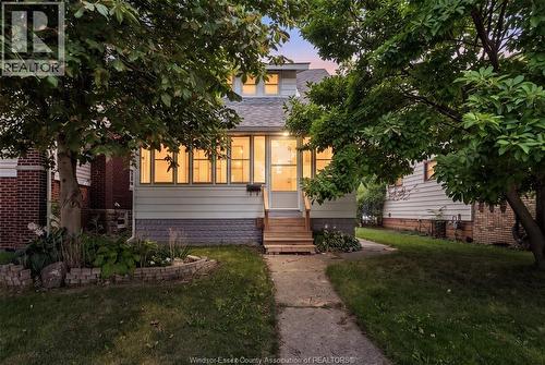 1245 GILES BOULEVARD East  Windsor, ON N9A 4G7