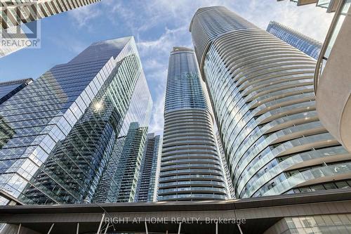 2006 - 14 YORK STREET , Toronto, Ontario M5J 0B1 3