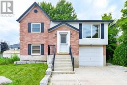 UPPER - 36 ENFIELD DRIVE Cambridge, ON N1P 1A5