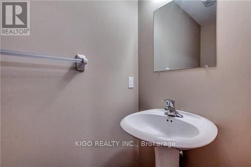 60 YVONNE CRESCENT , London South, Ontario N5Z 0A5 4