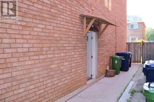58 ALANBULL SQUARE , Toronto, Ontario M1V 4M1 2