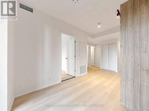 408 - 109 ERSKINE AVENUE , Toronto, Ontario M4P 0G6 3