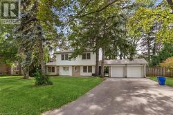 24 VALLONCLIFFE Road Thornhill, ON L3T 2W8