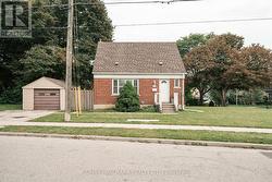 37 HOLSWADE ROAD Toronto, ON M1L 2G5