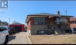 4 NORDIN AVENUE Toronto, ON M8Z 2B1