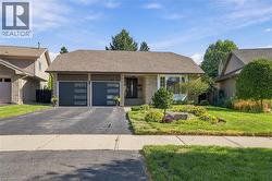 2390 SINCLAIR Circle Burlington, ON L7P 3C3