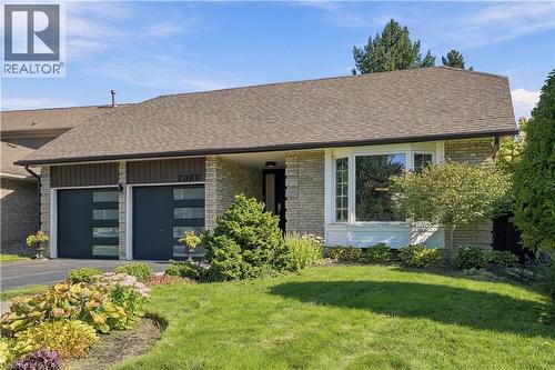 2390 Sinclair Circle, Burlington, ON 