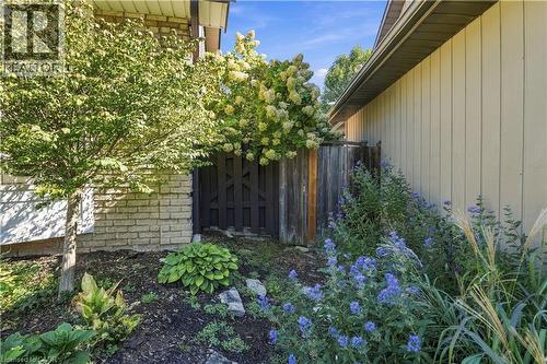 2390 Sinclair Circle, Burlington, ON 