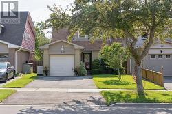 648 CREEKVIEW CIRCLE Pickering, ON L1W 2Z7